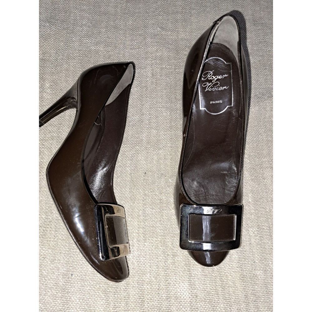 Roger Vivier Paris Shoes Size 36‎ 6US Gray Patent Leather  Silver Buckle Pumps